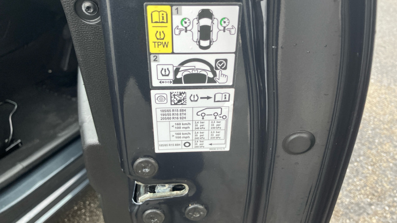 Dacia Sandero 1.0 TCe Essential 5dr Bi Fuel Hatchback